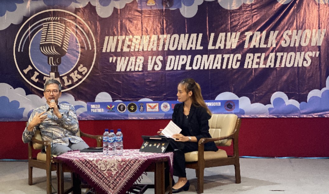 INTERNATIONAL LAW TALK SHOW WAR V. DIPLOMATIC RELATIONS Image