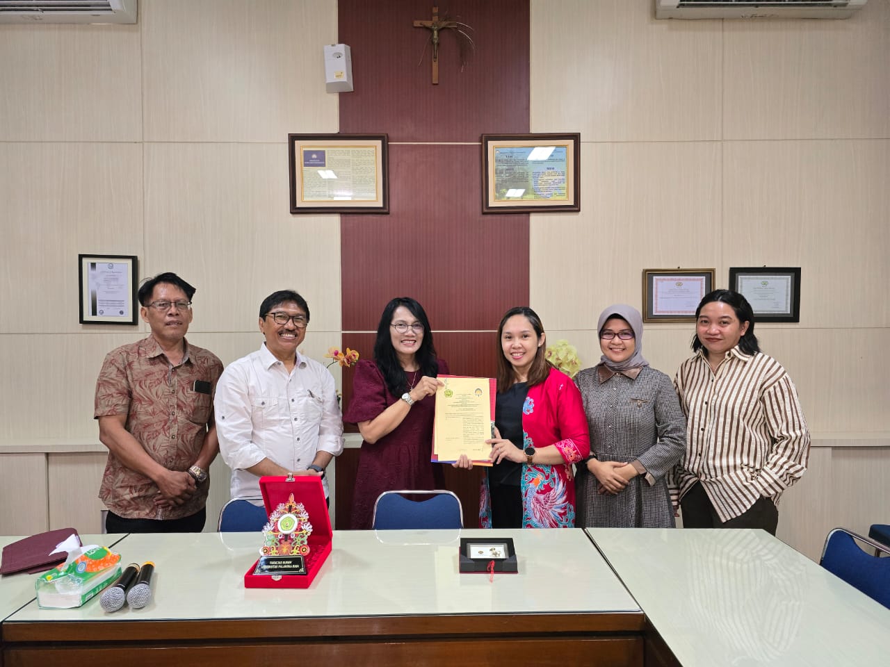 PENANDATANGANAN KERJA SAMA ANTARA FAKULTAS HUKUM UNIVERSITAS ATMA JAYA YOGYAKARTA DAN FAKULTAS HUKUM UNIVERSITAS PALANGKA RAYA Image