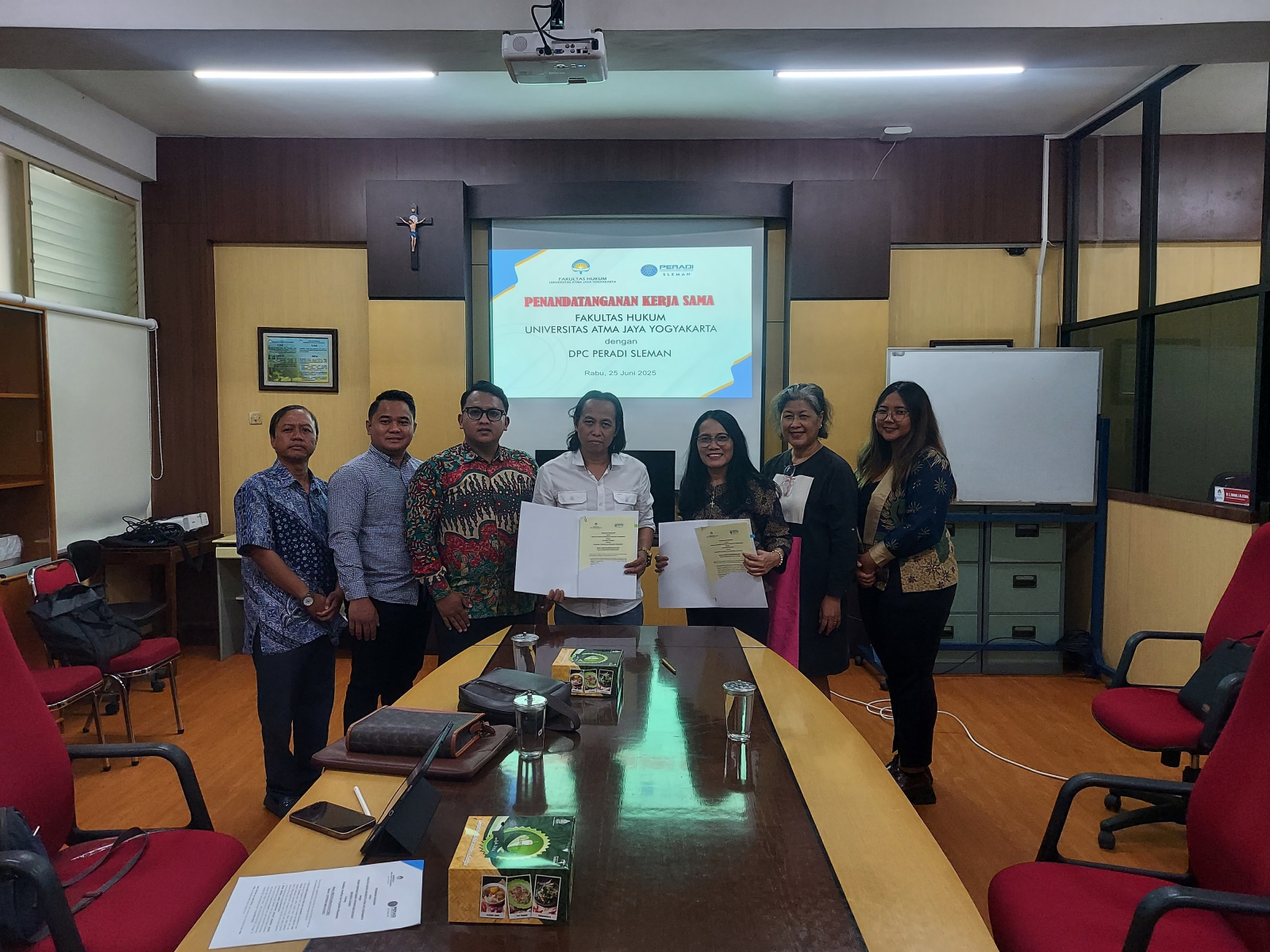 FH UAJY Menjalin Kerja Sama Dengan DPC PERADI Sleman Dalam Implementasi Tri Dharma Perguruan Tinggi Image