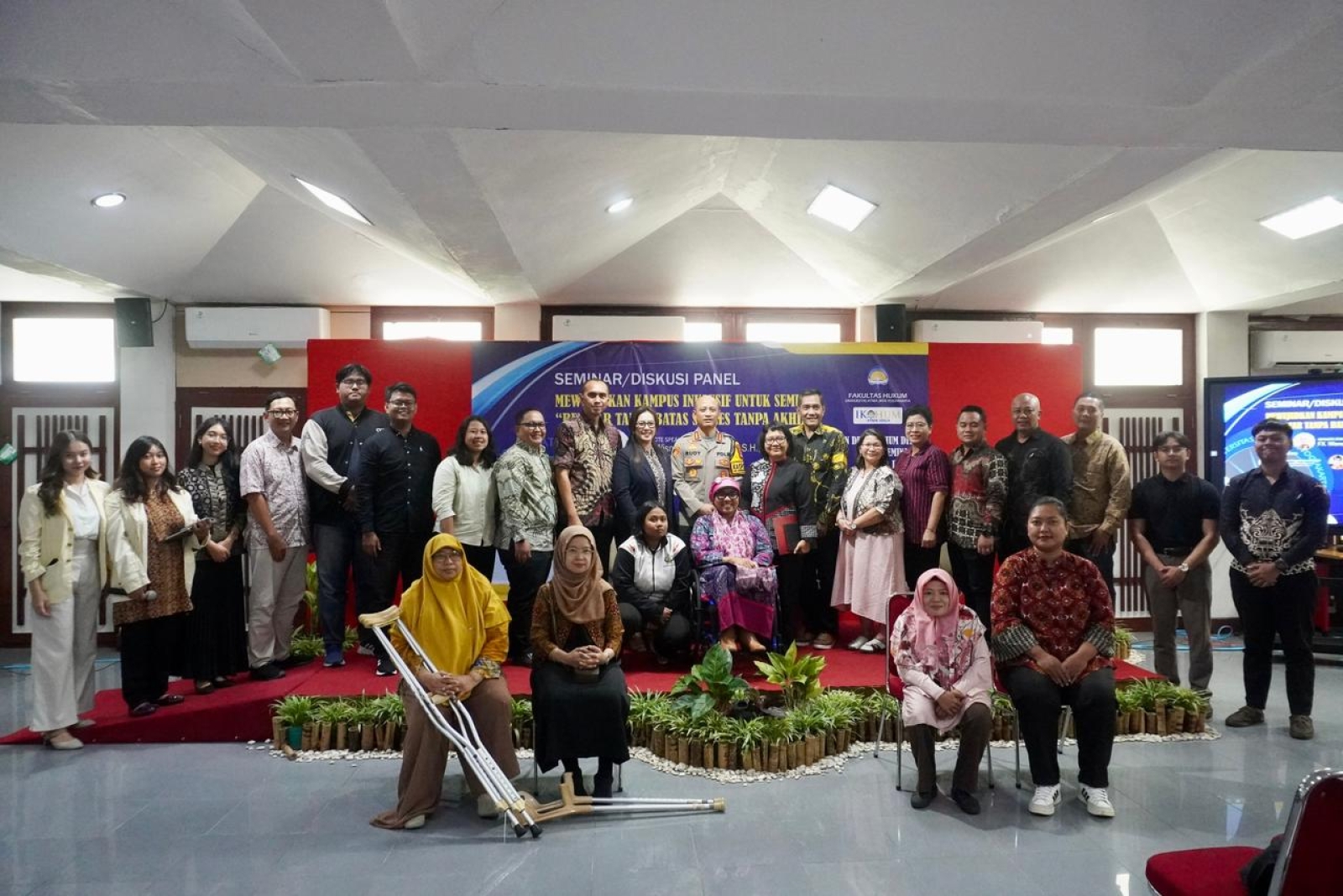 IKAHUM UAJY Selenggarakan Pelantikan DPD IKAHUM DIY dan Seminar Tentang Isu Disabilitas Image